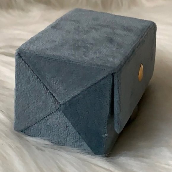 ANTHROPOLOGIE Velveteen Mini Jewelry Box - Picture 2 of 3